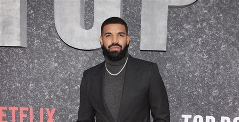 drake buys strippers chanel|Drake Delights Miami Strippers by Giving Them Chanel Bags.